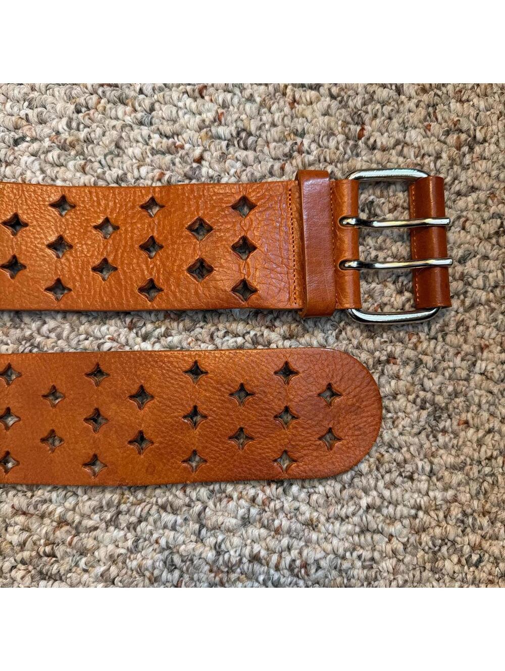Sangiorgio made in Italy orange leather belt w/silver buckle & cut out stars - Picture 3 of 6